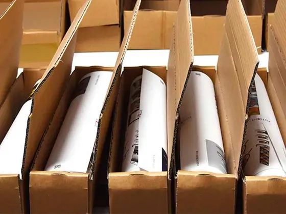 Sichere Verpackung fur Turaufkleber Versand